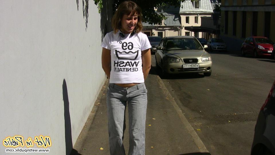12P Perplexed babe in gray jeans who turned suddenly into a pee-wet slut