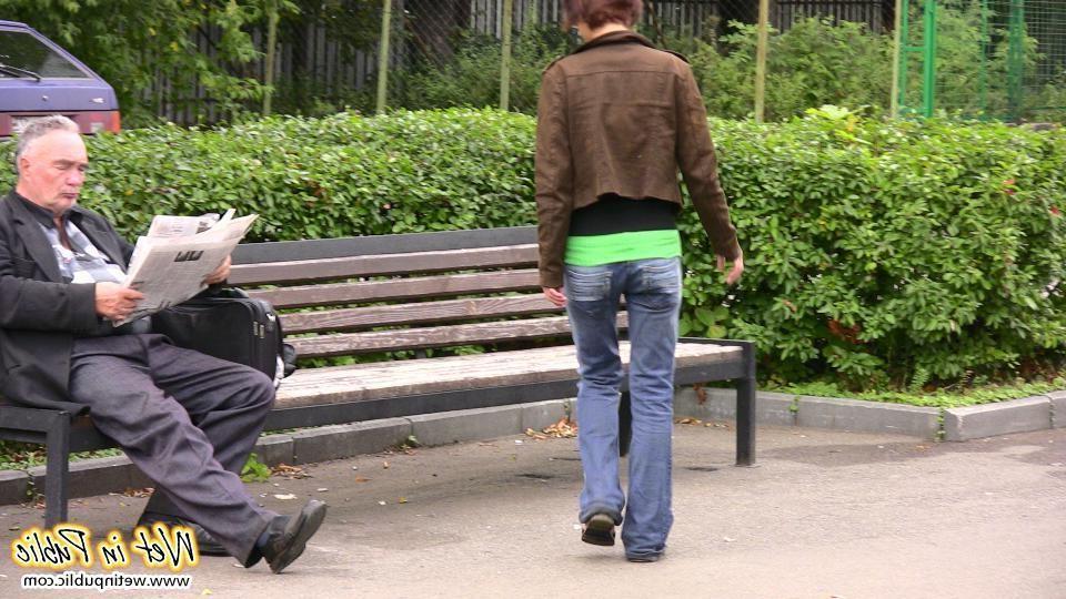 12P Off-putting public glances making a pissed girl feel fucking confused