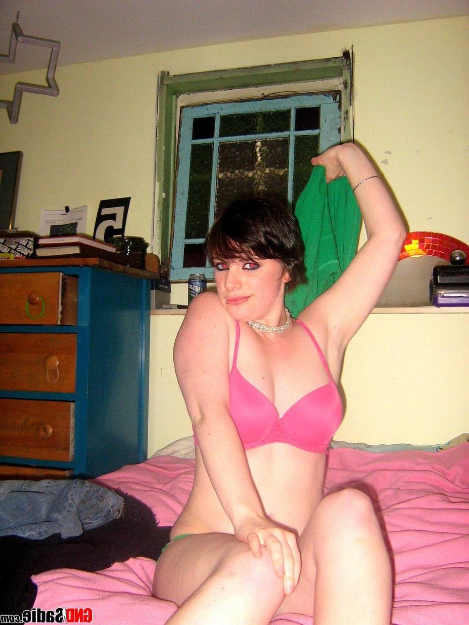 16P Alt punk girl Sadie with short hair teasin