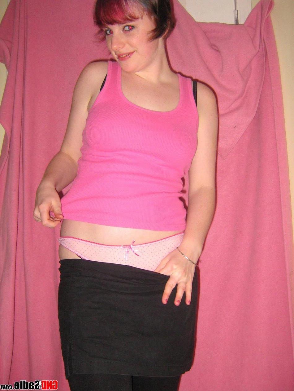 16P Alt punk girl Sadie striptease slut
