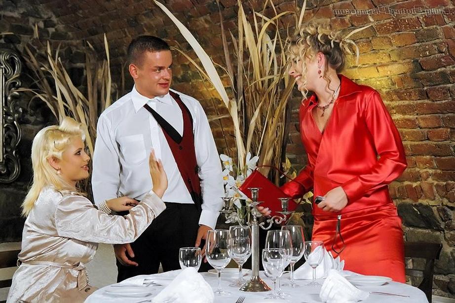 19P Hot babe and a horny waiter have pissing fun in restaurant