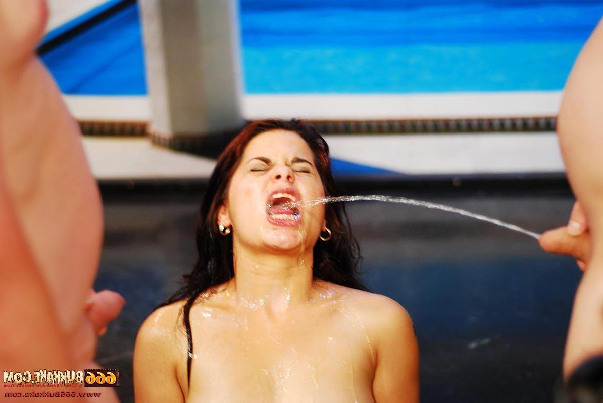 15P A pee thirsty brunette chick receives gallons of hot piss