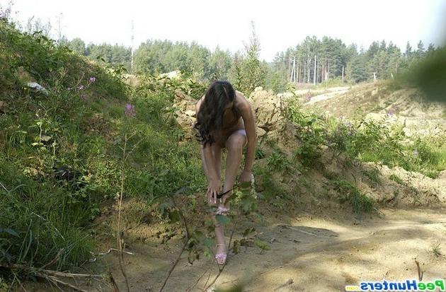 15P Tight teen goes far into the woods so she can pee