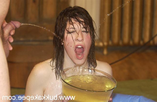 16P Girl gets piss and a load of goo on her cute face