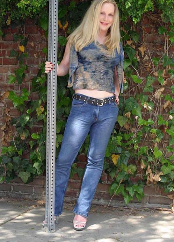 20P Blond tranny shows cock in backyard