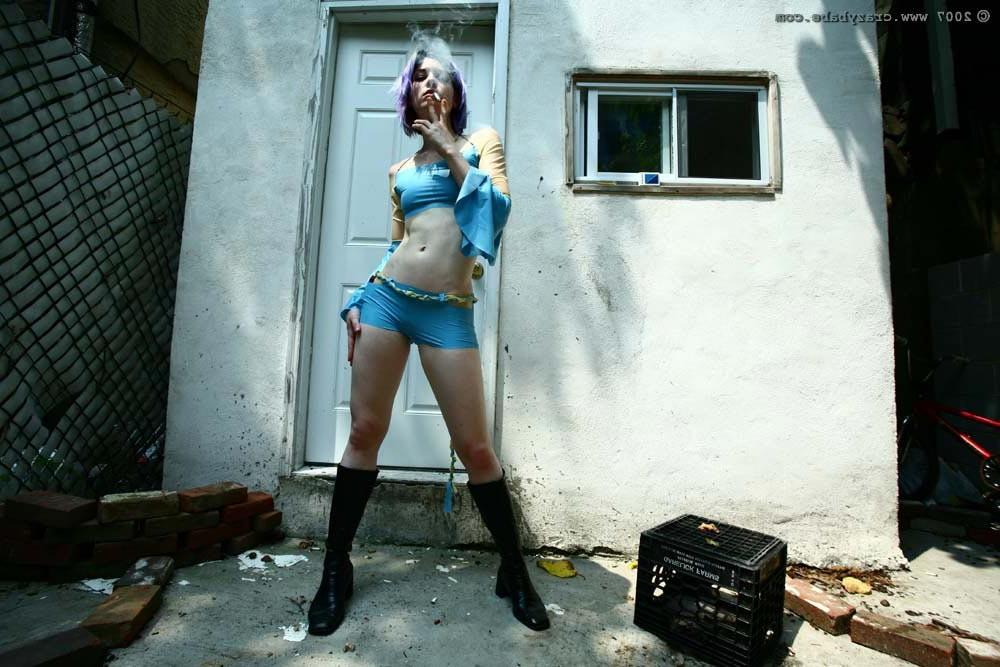15P Sexy gothic teen skank whore spreading shaven cunt