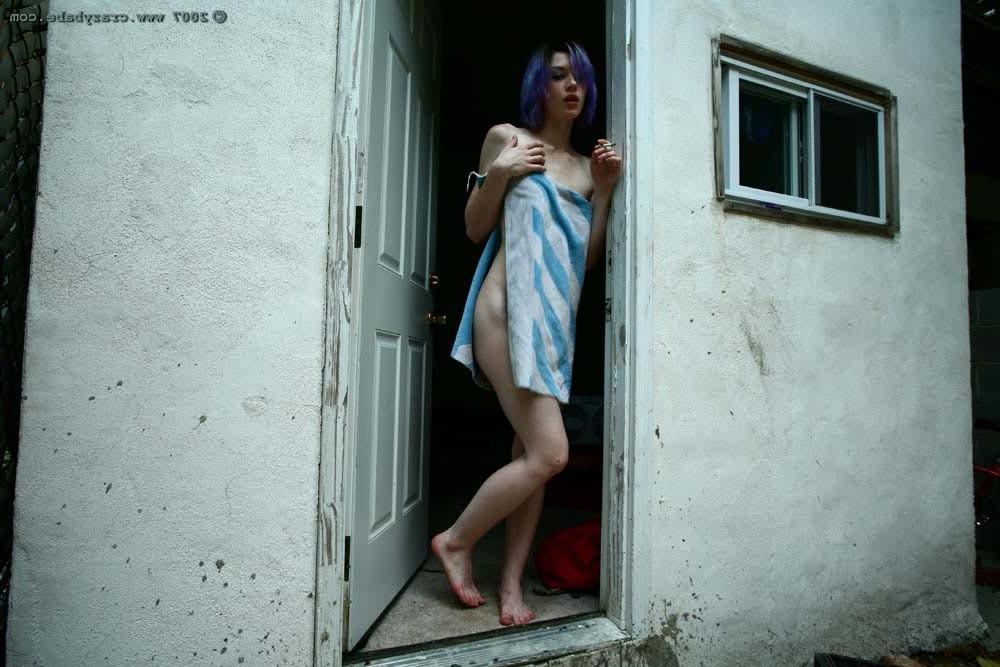 15P Goth teen crack whore shows her skanky shaven cunt