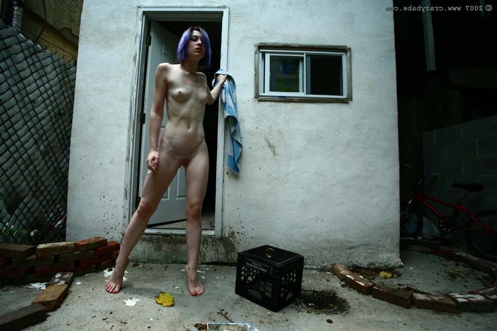 15P Goth teen crack whore shows her skanky shaven cunt