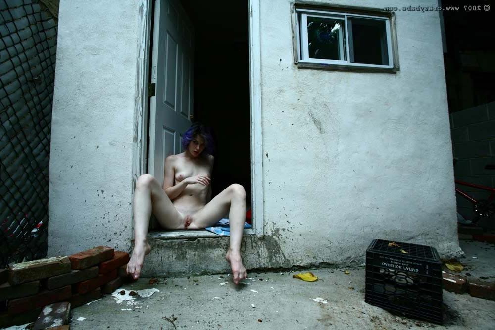 15P Goth teen crack whore shows her skanky shaven cunt