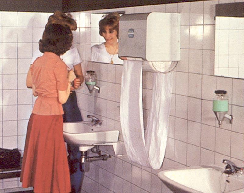 16P Two seventies ladies pleasing dick trough a gloryhole