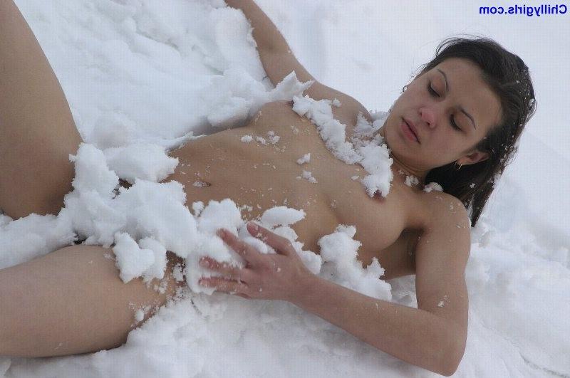 15P Brunette teen babe enjoys the snow