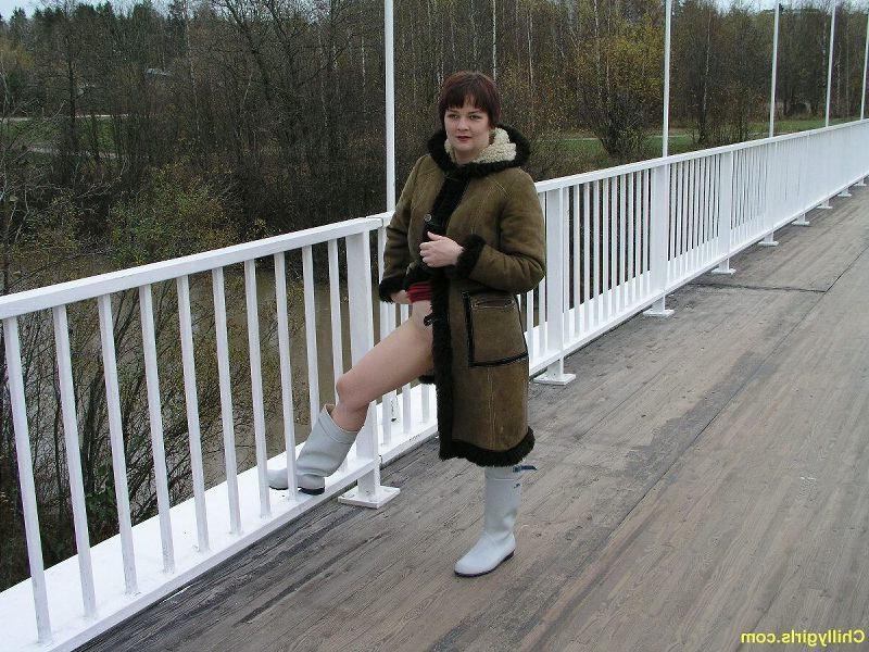 20P Girl with big tits in sexy rubber boots