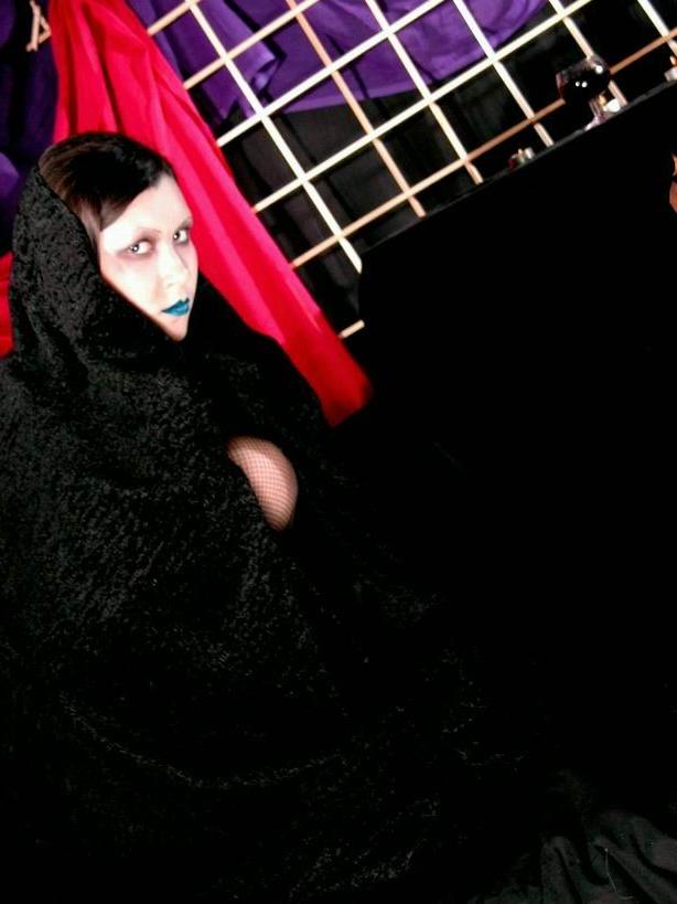 16P Gothic vampire teen posing