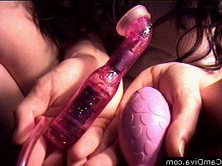 25P Brunette reviews odd sex toys on her webcam
