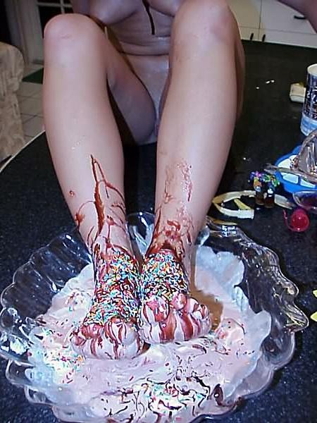 20P Feet and food fetish