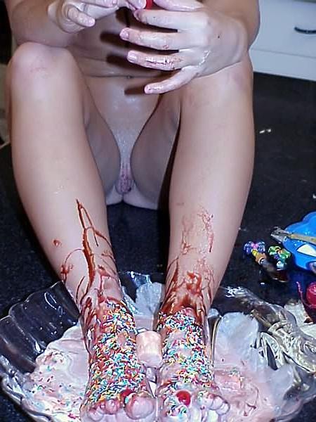 20P Feet and food fetish