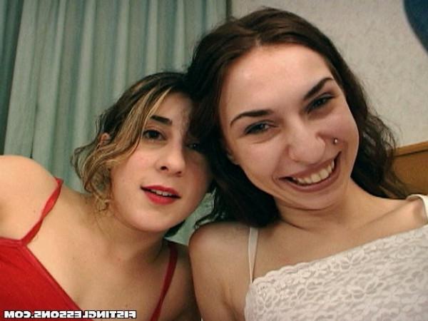 15P Kinky Lezzie Pussy Fisting