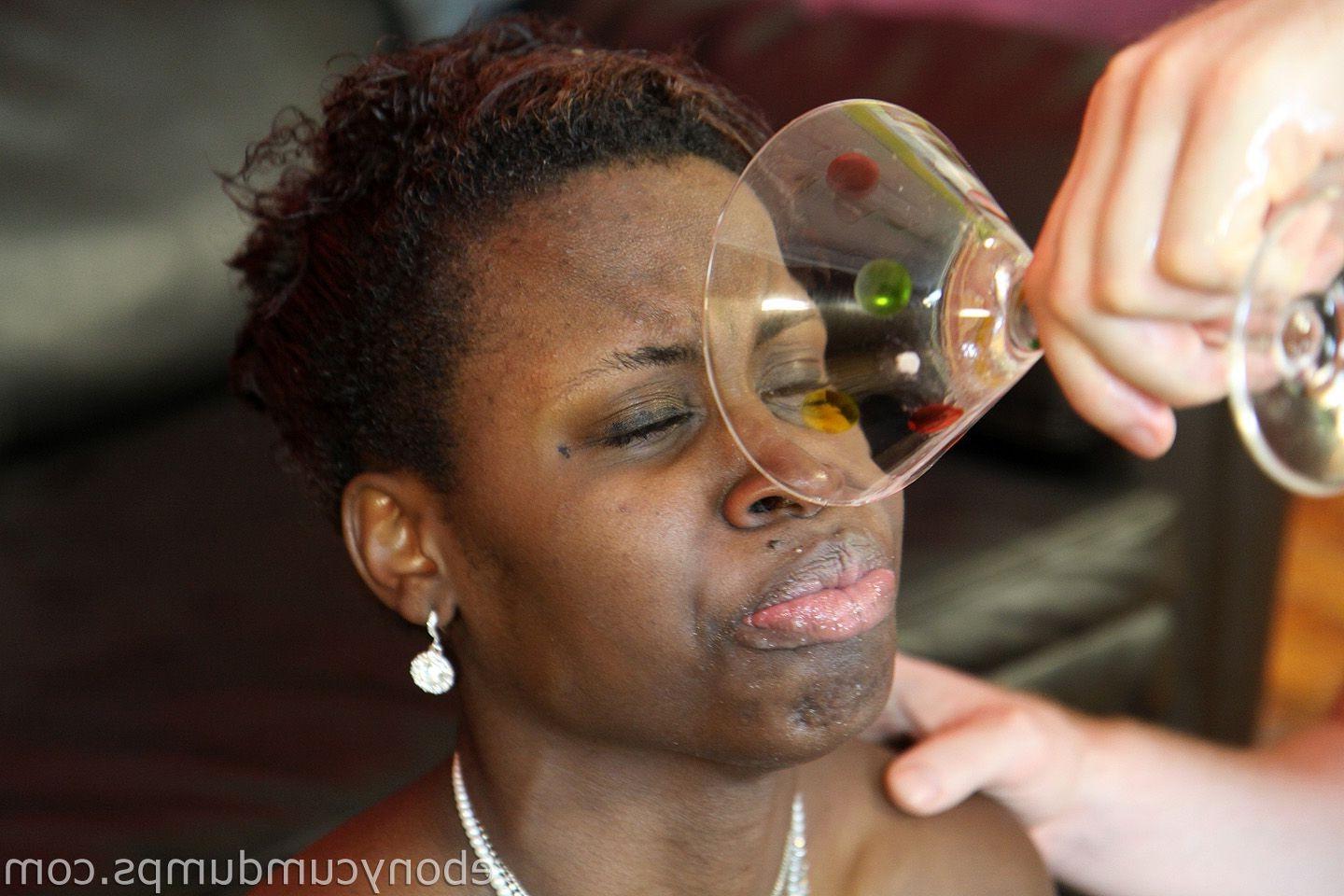 16P Black girl gives blowjob for nasty cum in mouth