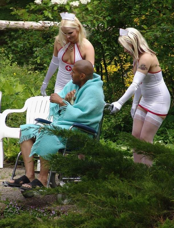 20P interracial ffm outdoors threesome fucking