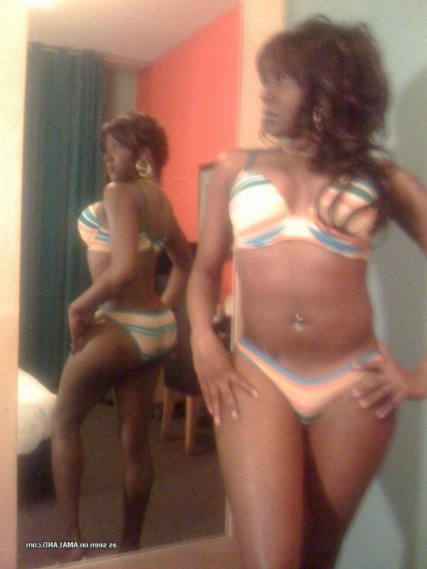 10P Model wannabe with a big booty posing in striped underwear