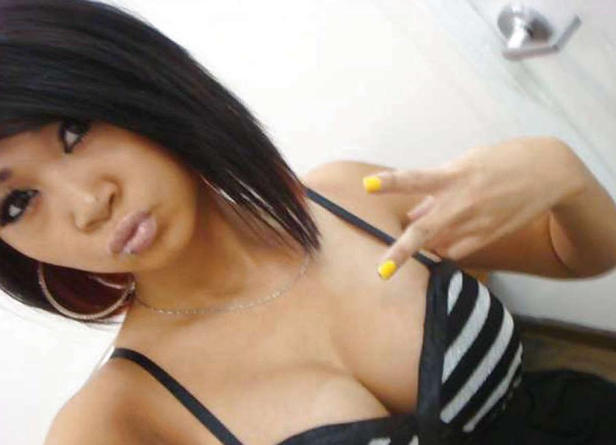 15P Bigtittied Filipina cleavage camwhoring