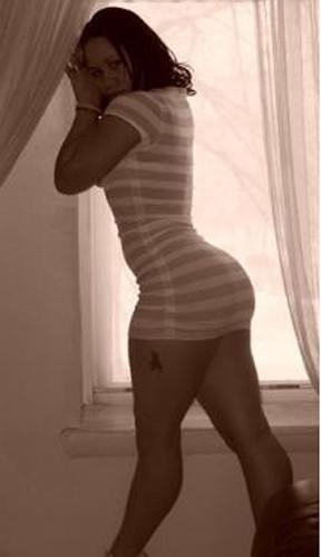 16P Hot babes with sexy black butts