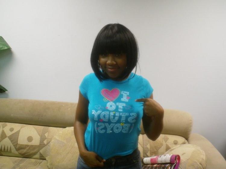 16P Amateur black girlfriend is shy at first but then she takes her clothes off