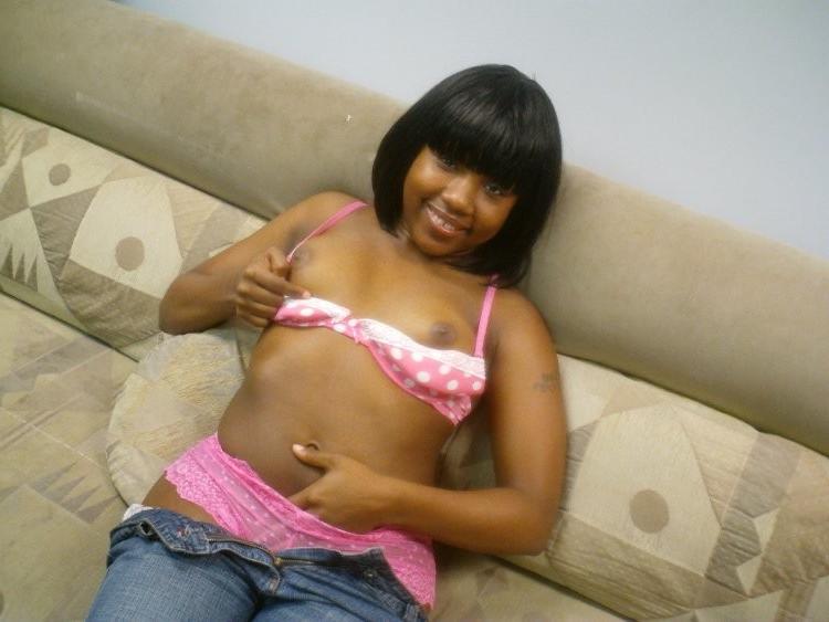 16P Amateur black girlfriend is shy at first but then she takes her clothes off