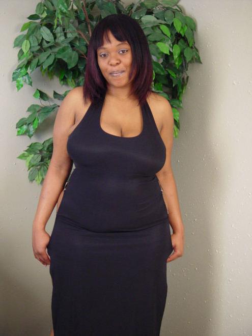 16P Busty Fat Ass Black BBW Babe Spreads Plump Pussy