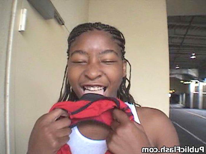 16P Curvy Black Booty Flasher Bares Big Boobs and Butt in Public
