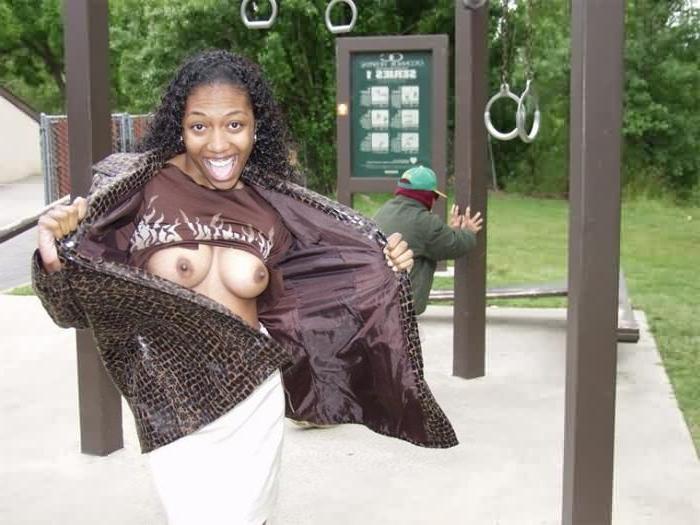 16P Black Chick Flashes Boobs n Pussy Outdoors in Public Park
