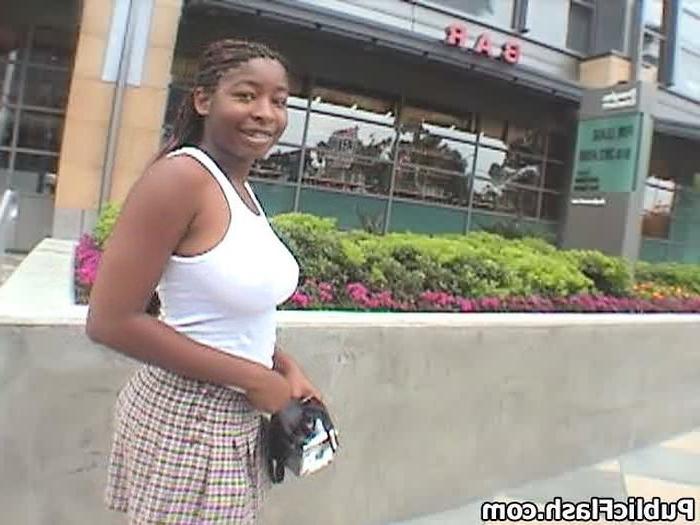 16P Public Flasher Bares Spectacular Black Boobs on Street