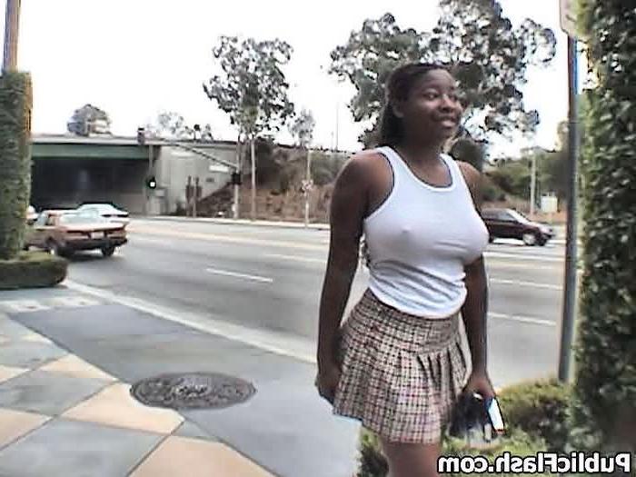 16P Public Flasher Bares Spectacular Black Boobs on Street