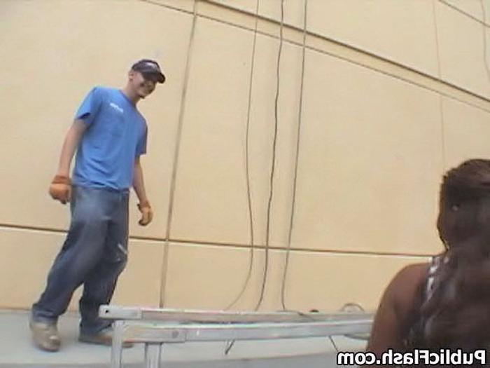 16P Public Flasher Bares Spectacular Black Boobs on Street