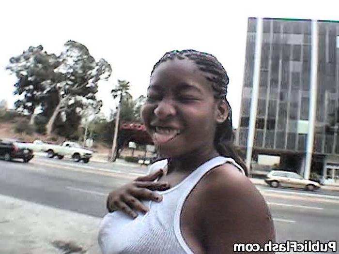 16P Public Flasher Bares Spectacular Black Boobs on Street
