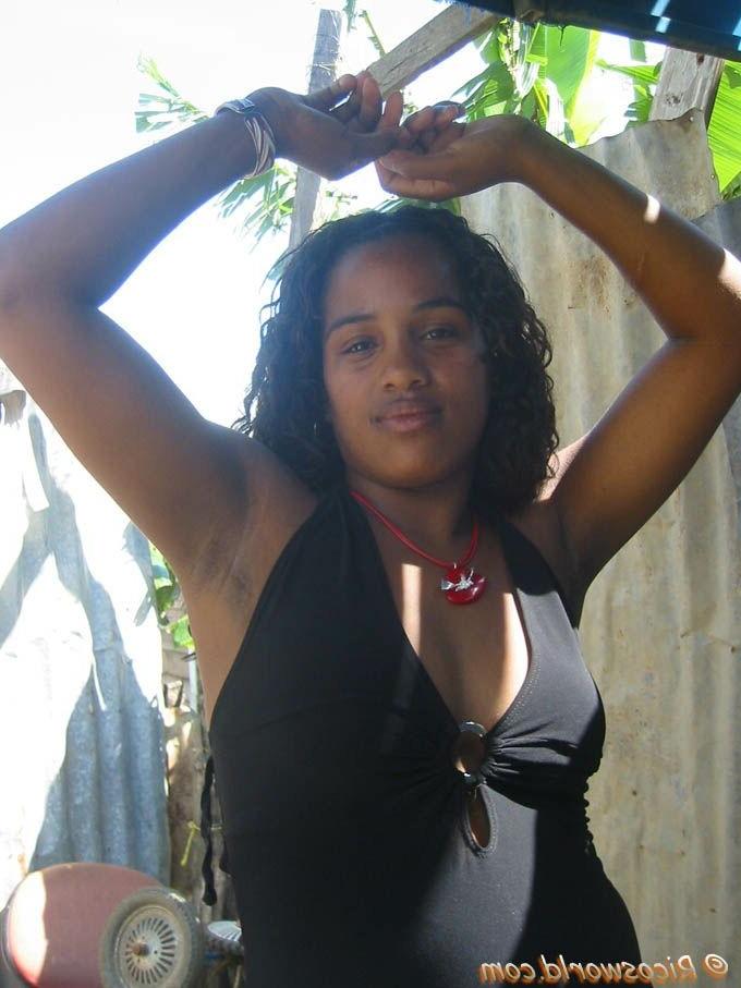 15P Very hairy black girl