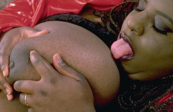 20P Black BBW with huge tits