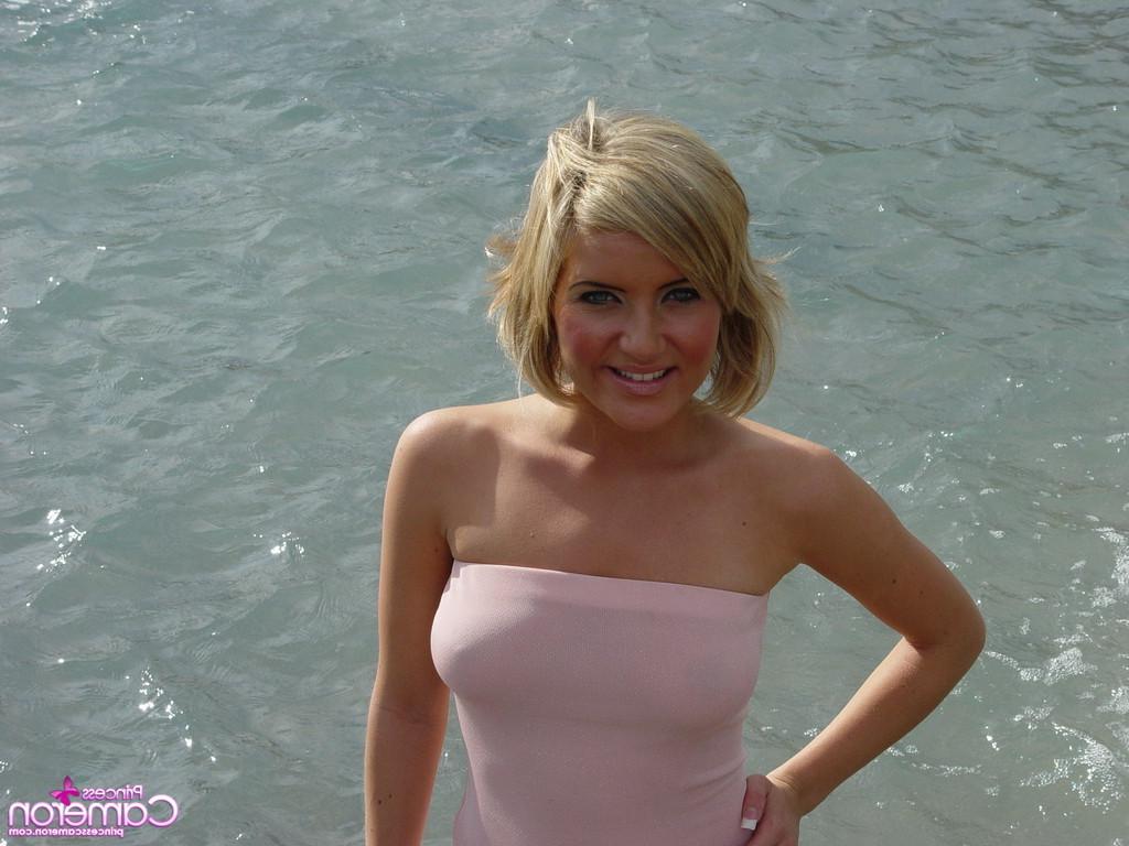 16P Girl getting wet