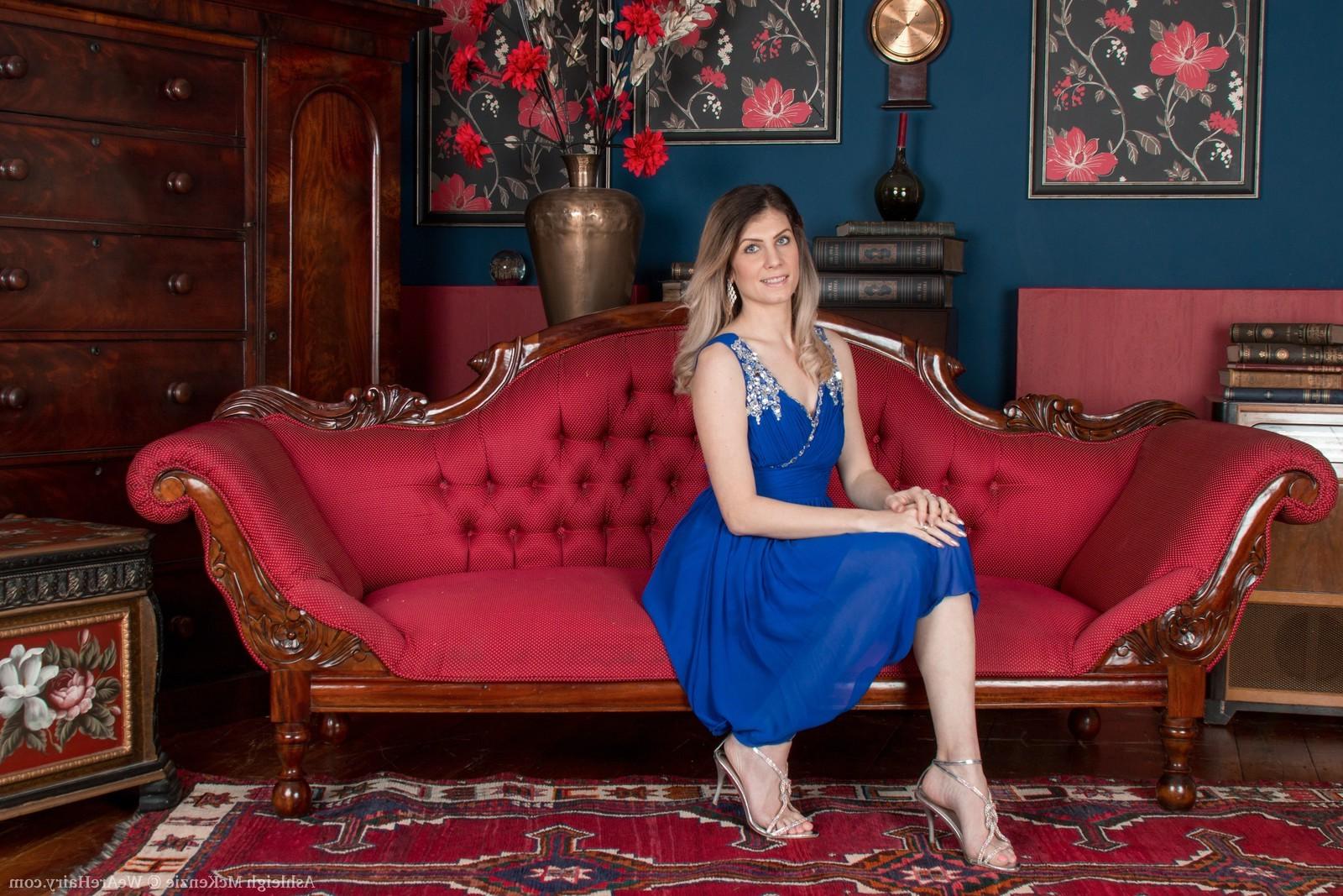 16P Ashleigh McKenzie strips naked on her red sofa