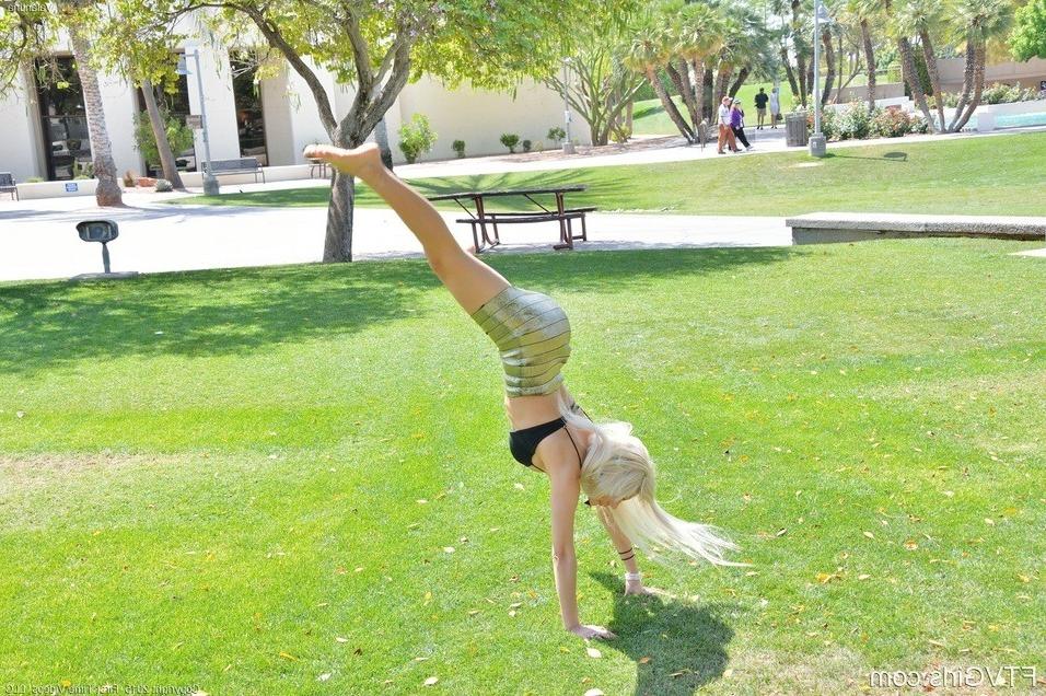 16P Petite teen flashing in public