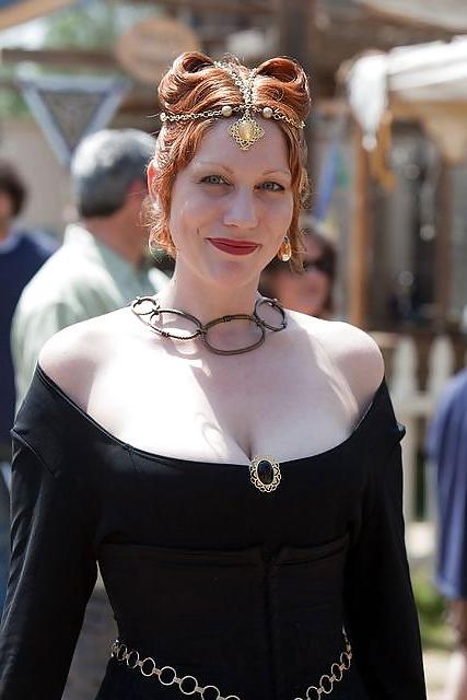 25P Ye Olde Cleavage 3