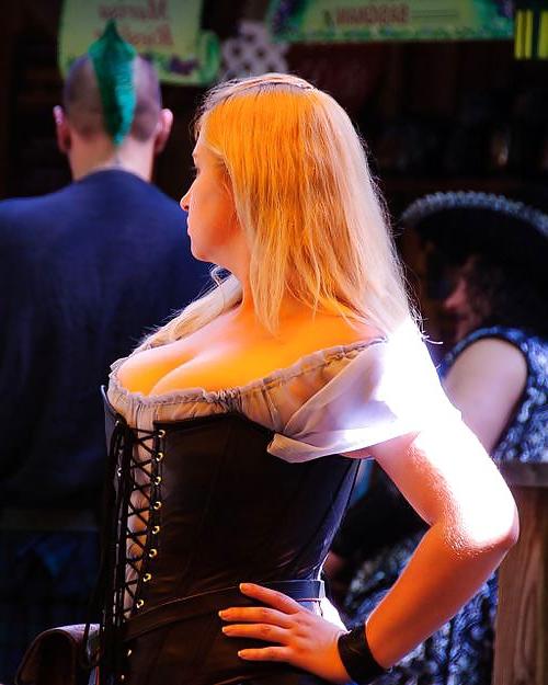 25P Ye Olde Cleavage 3