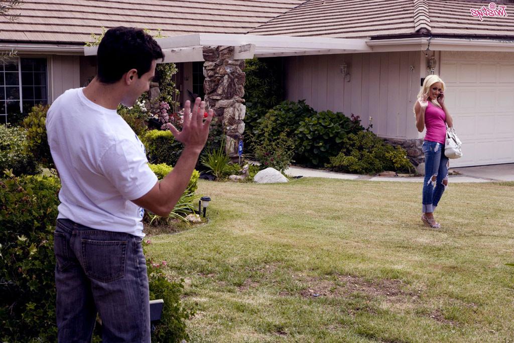 15P Breanne Benson welcoming her new neighbor with a good fuck