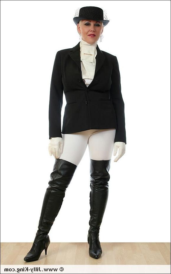 15P Elegant uniform lady Jilly King