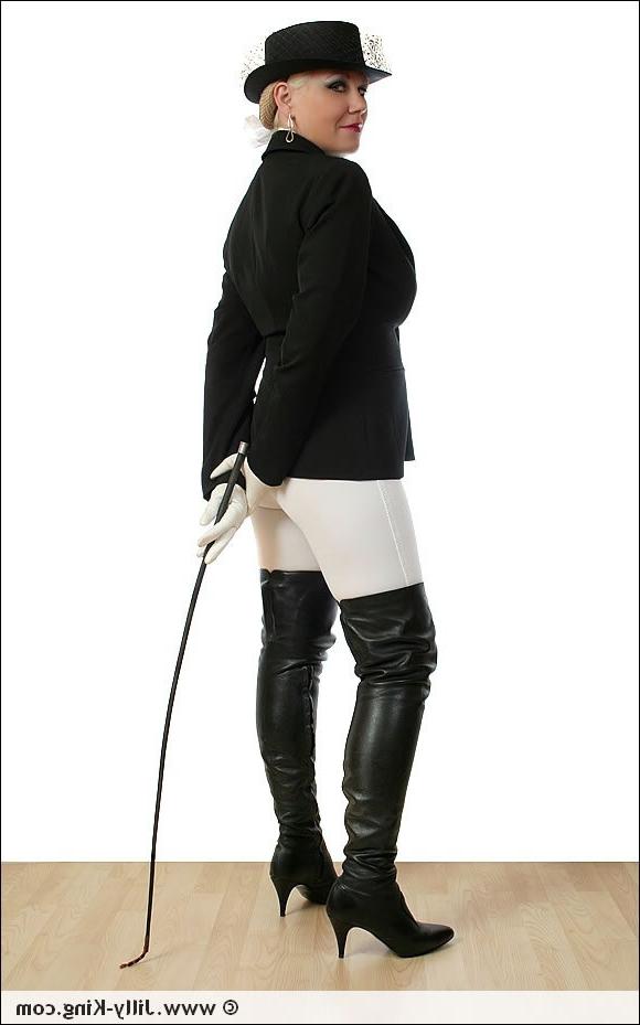 15P Elegant uniform lady Jilly King
