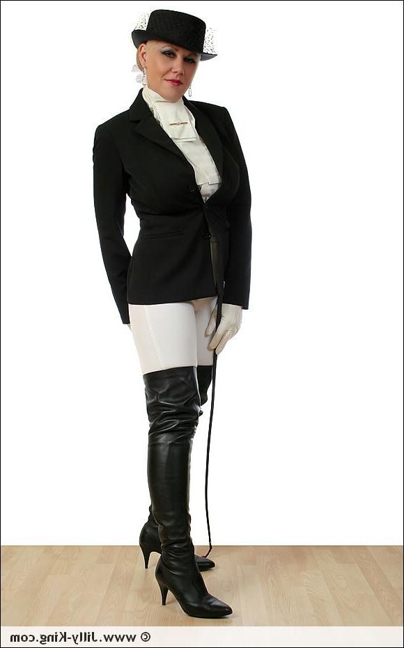 15P Elegant uniform lady Jilly King