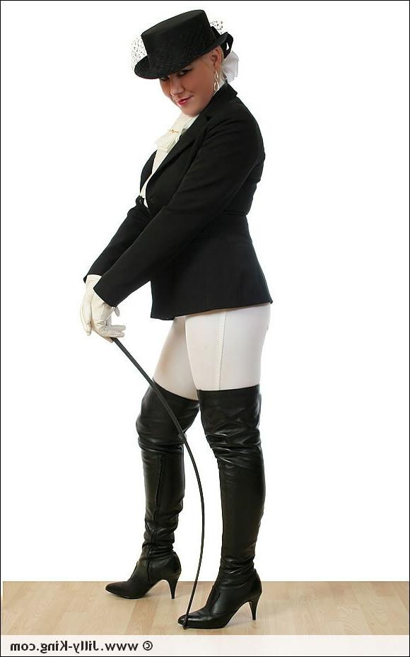 15P Elegant uniform lady Jilly King