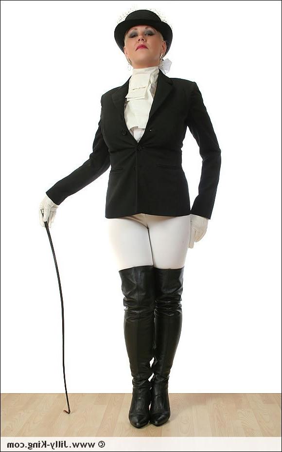 15P Elegant uniform lady Jilly King