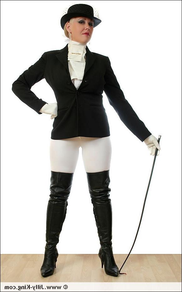 15P Elegant uniform lady Jilly King