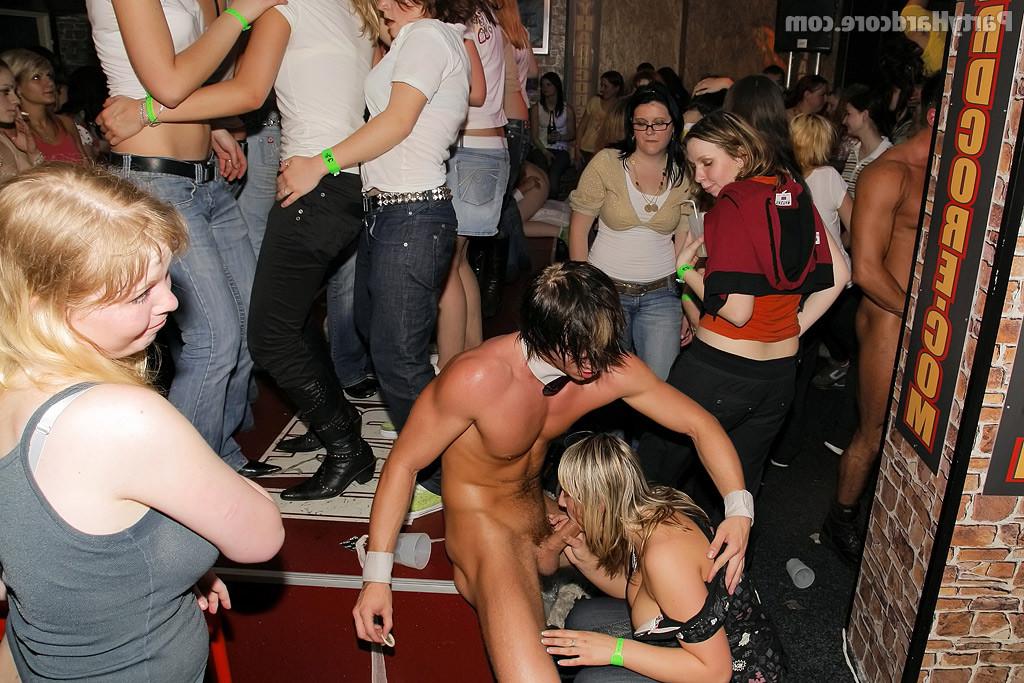 15P Party hardcore with gorgeous sexy blonde babes